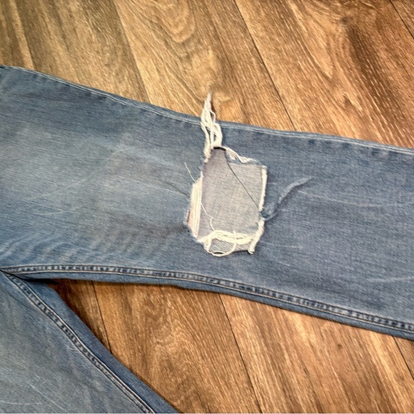 Abercrombie & Fitch The 90s Slim Straight Ultra High Rise Distressed Blue Jeans - Picture 5 of 7